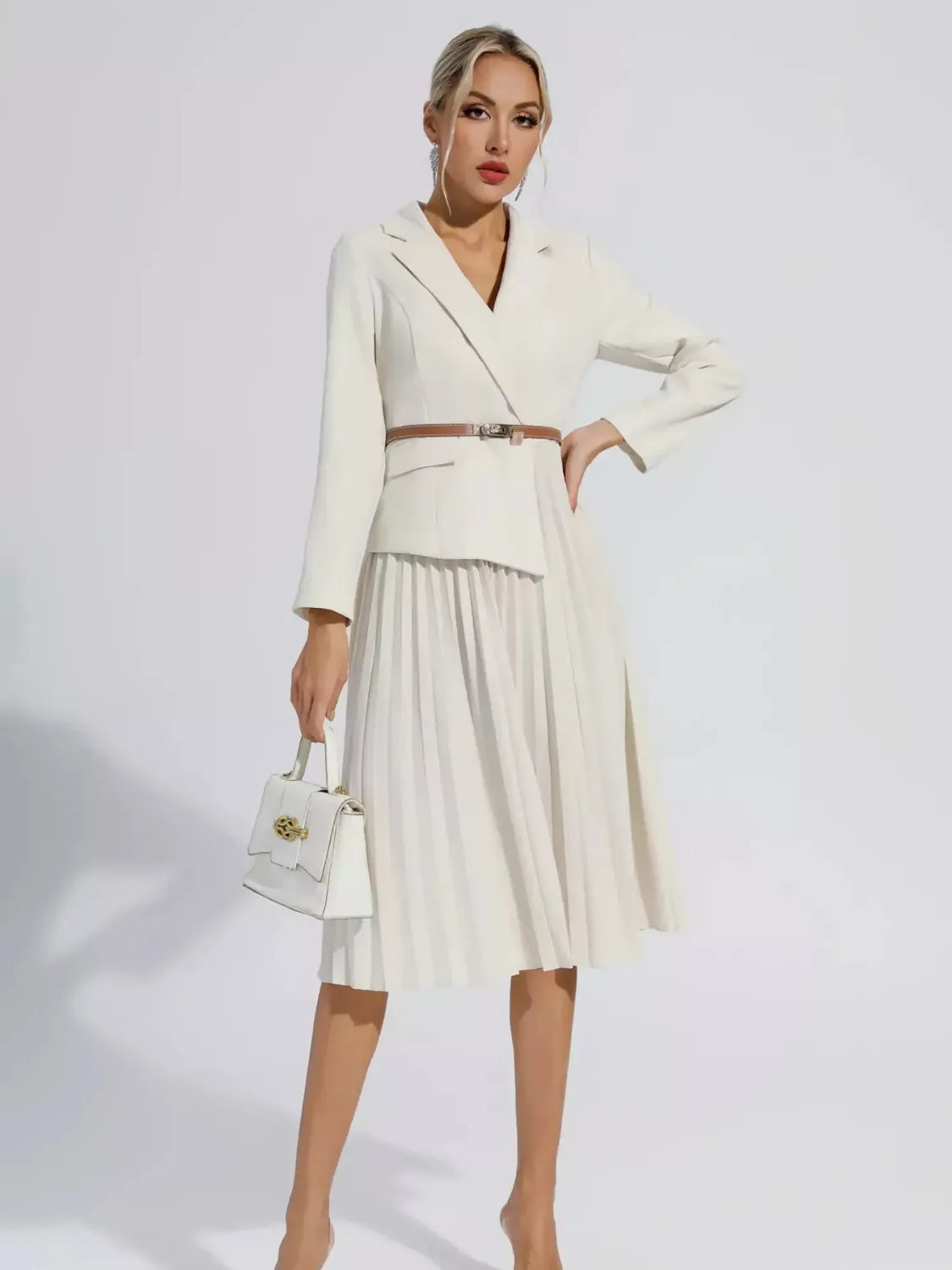 Vestido Midi Alfaiataria Plissado com Cinto Modern Yara