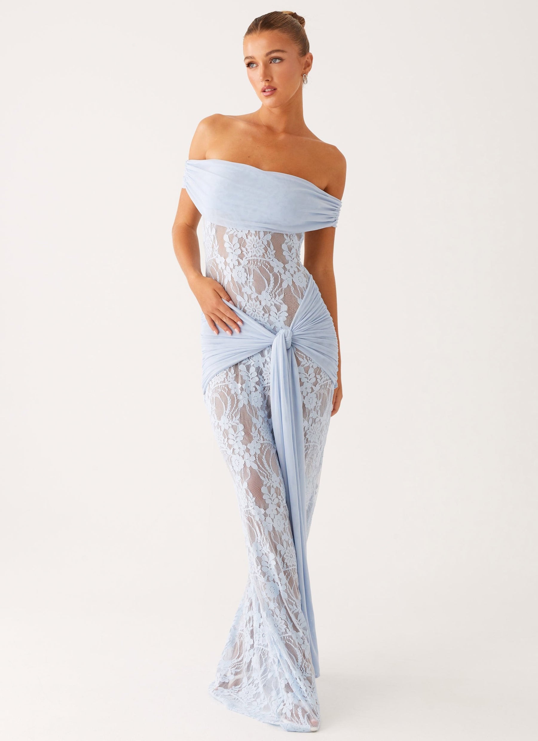 Vestido Ombro a Ombro Rendado Com Detalhe Pendurado Modern Gracie