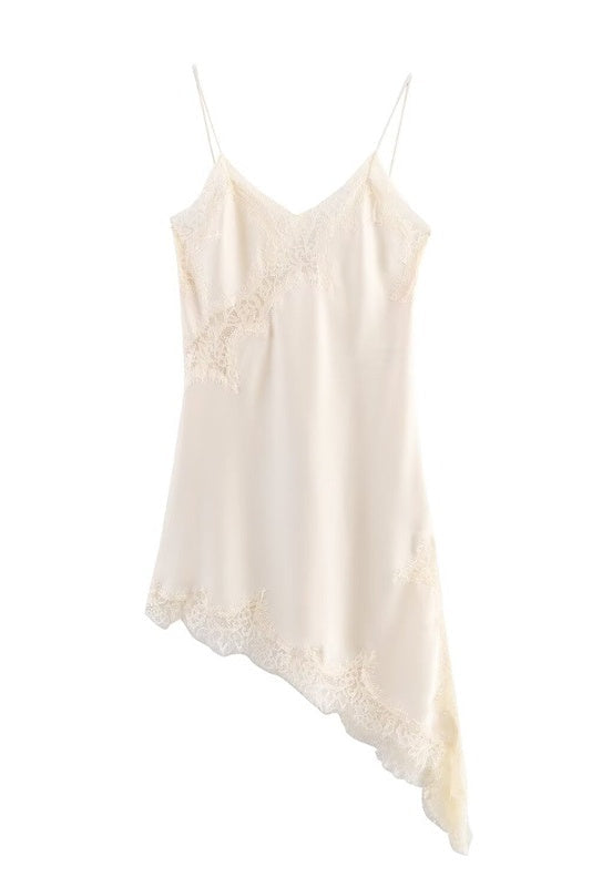 Vestido Curto Cetim Tendência Modern Daily