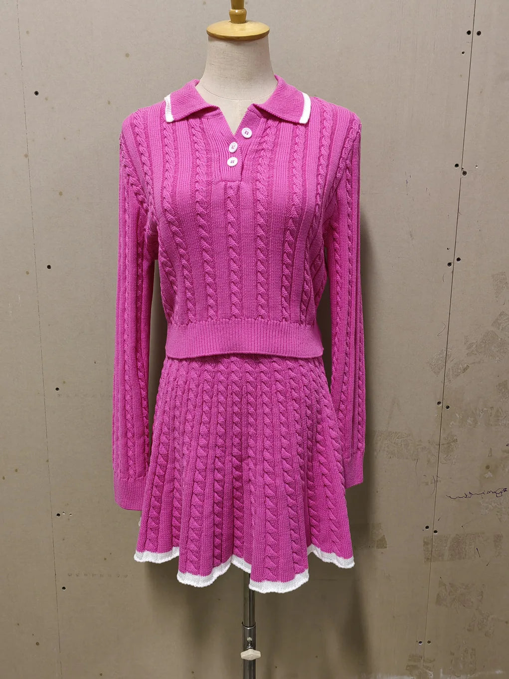 Conjunto Tricô Cropped Manga Comprida e Saia Modern Antonella