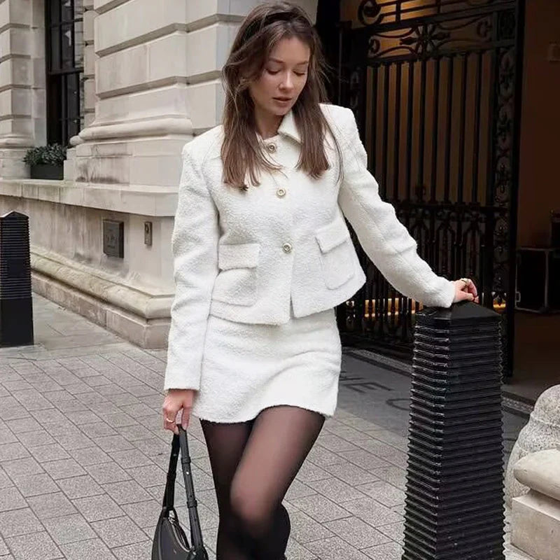 Conjunto Casaco com Botões e Saia Curta Modern Margô