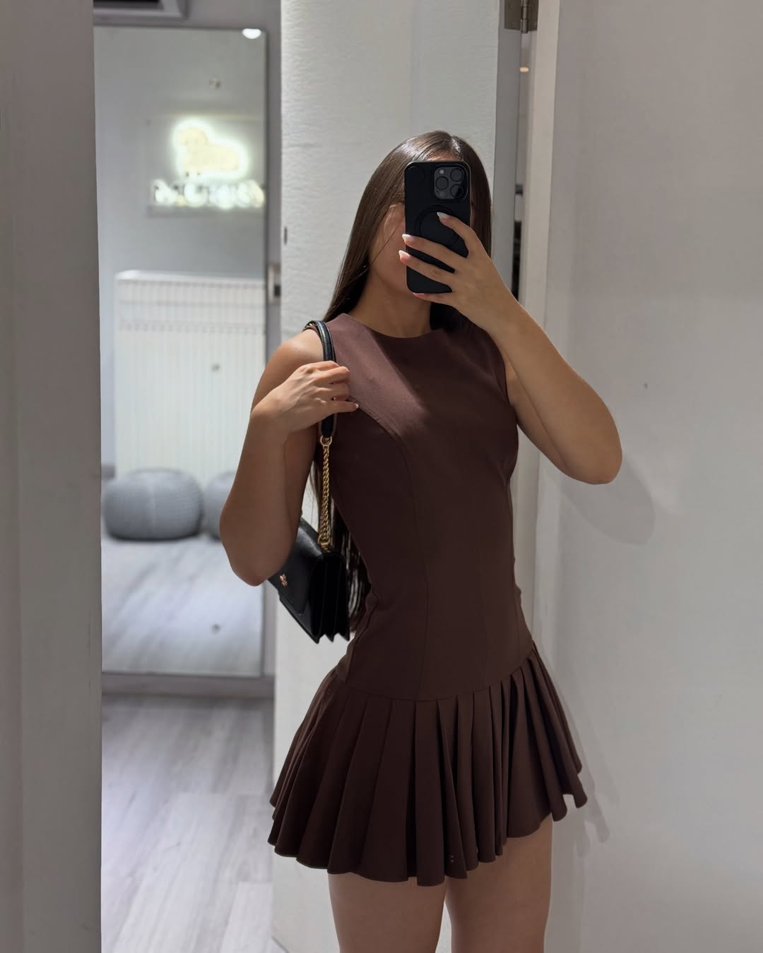 Vestido Curto Barra Plissada Modern Amara