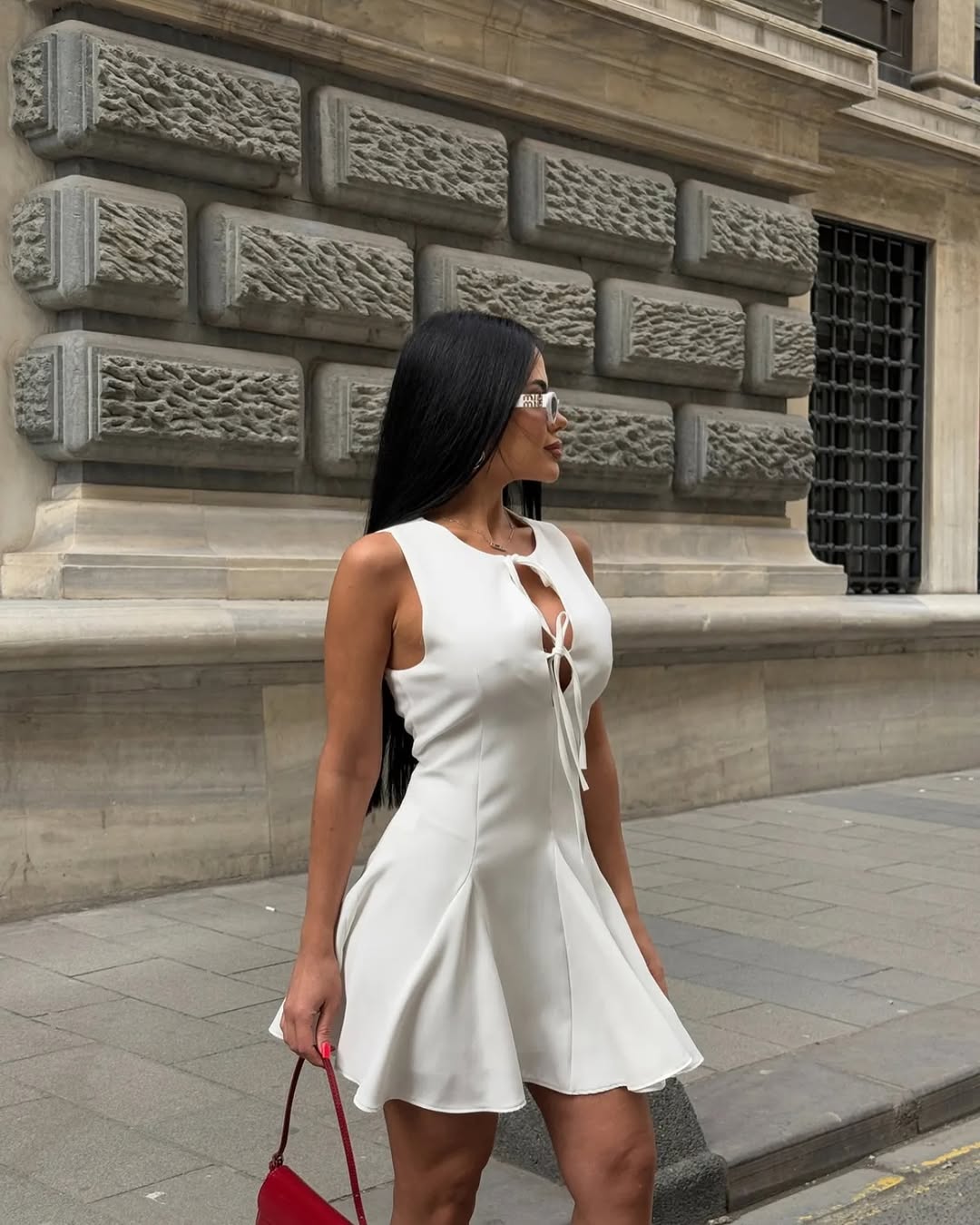 Vestido Curto Godê Barra Plissada Modern Sienna