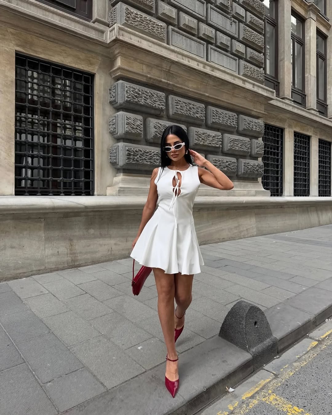 Vestido Curto Godê Barra Plissada Modern Sienna