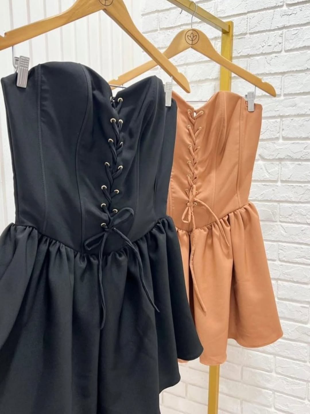 Vestido Curto Corset com Amarrações Modern Yasmin