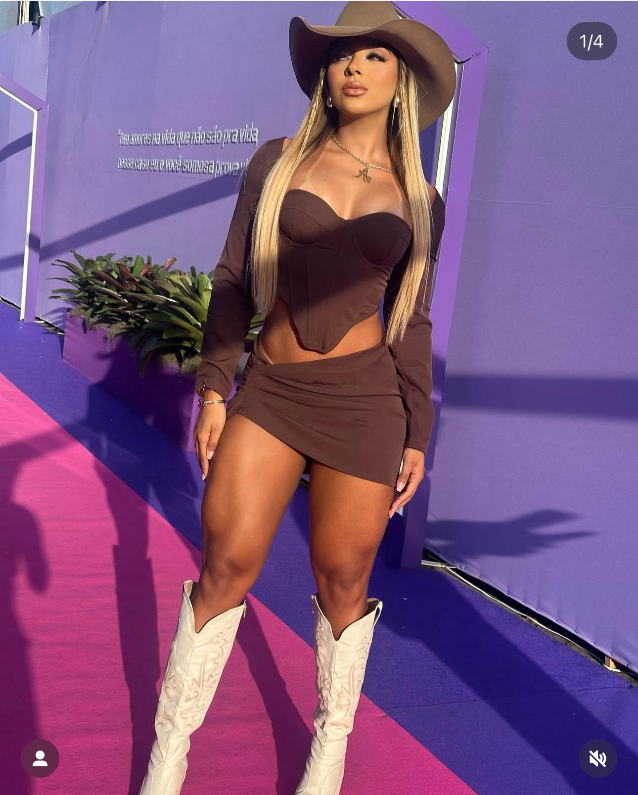 Conjunto Corselet com Saia Tendência Modern Taylor