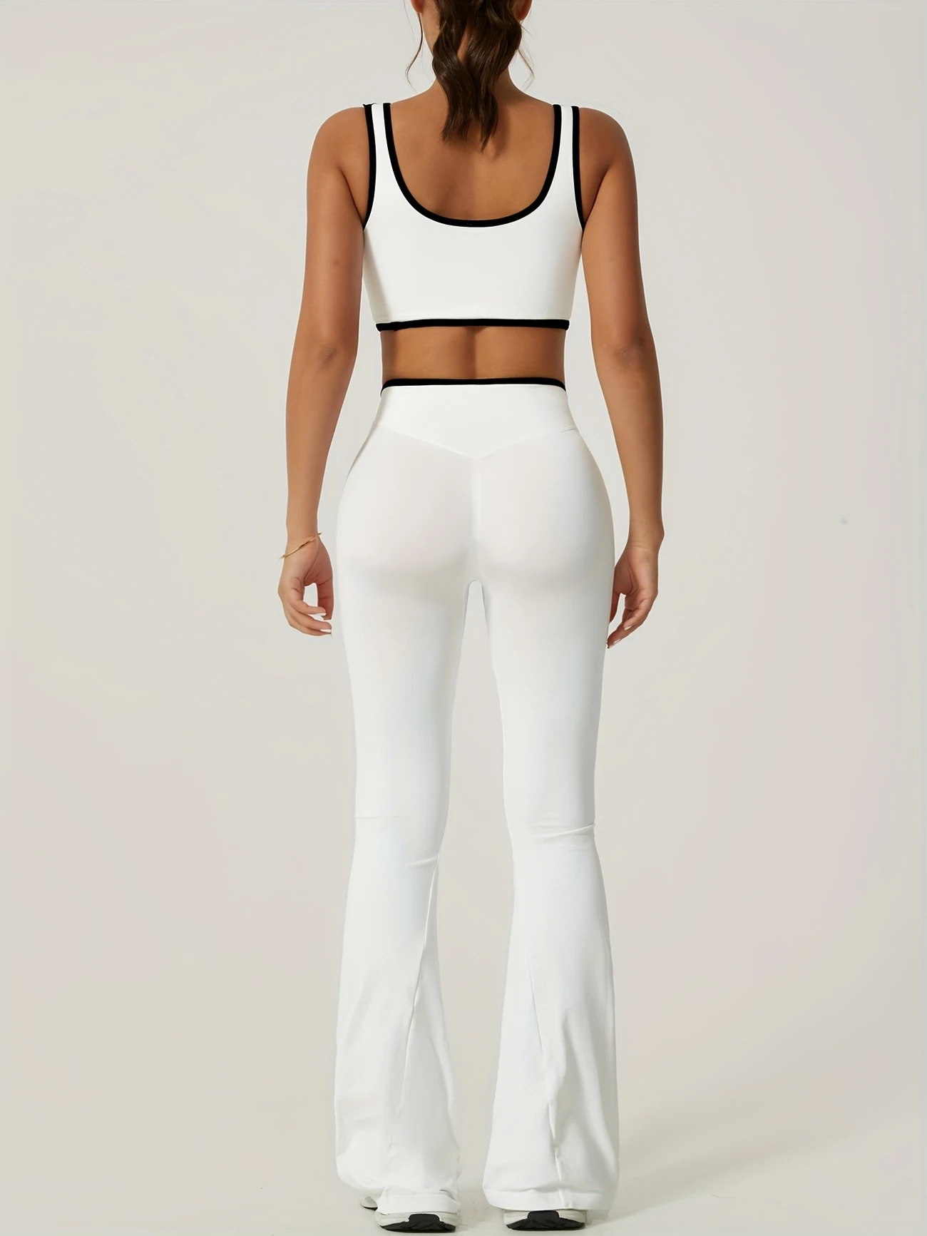 Conjunto Esportivo Top e Calça Flare Modern Maísa