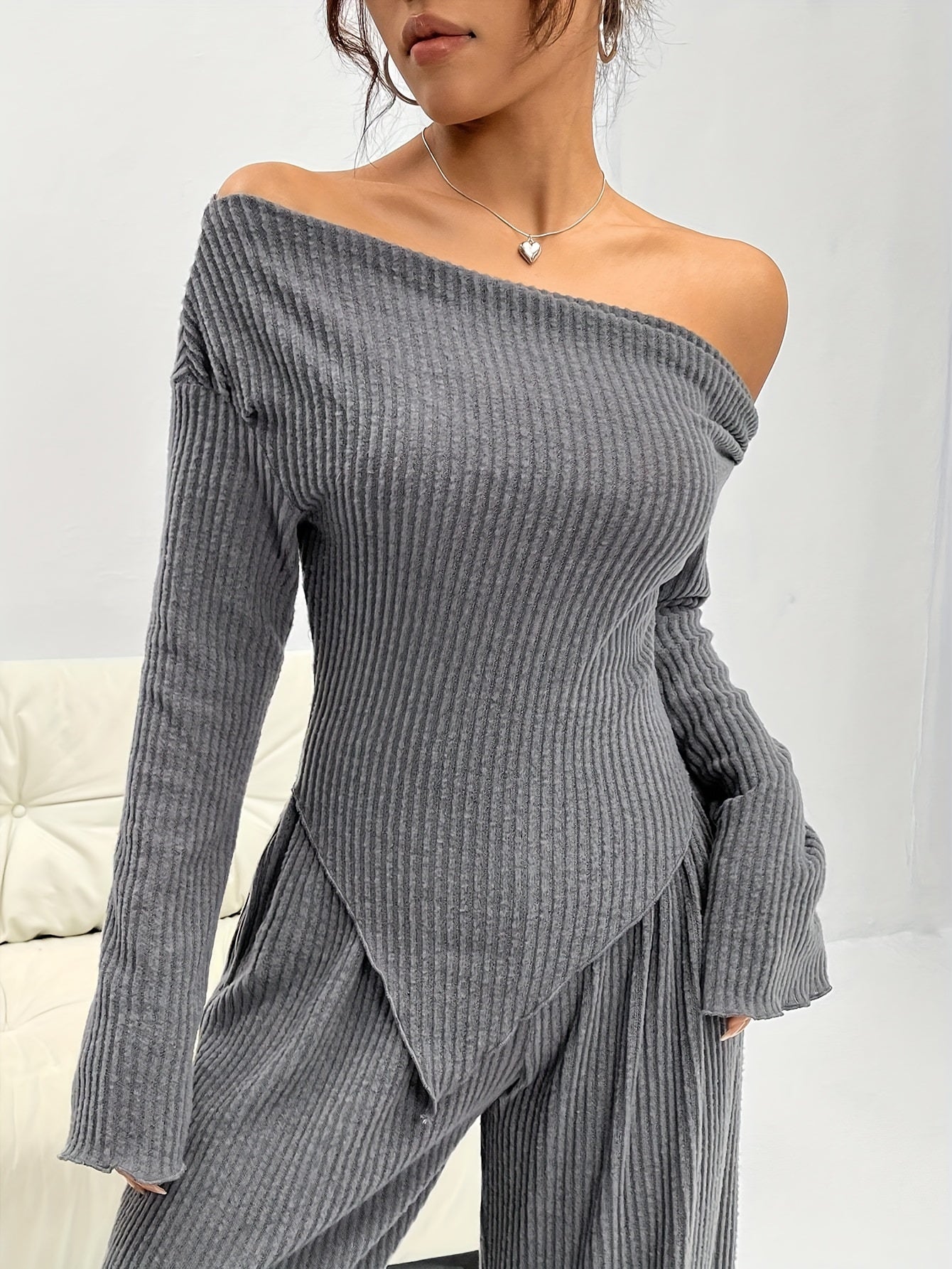 Conjunto Feminino Blusa Manga Longa Assimétrica e Calça Pantalona Modern Confy