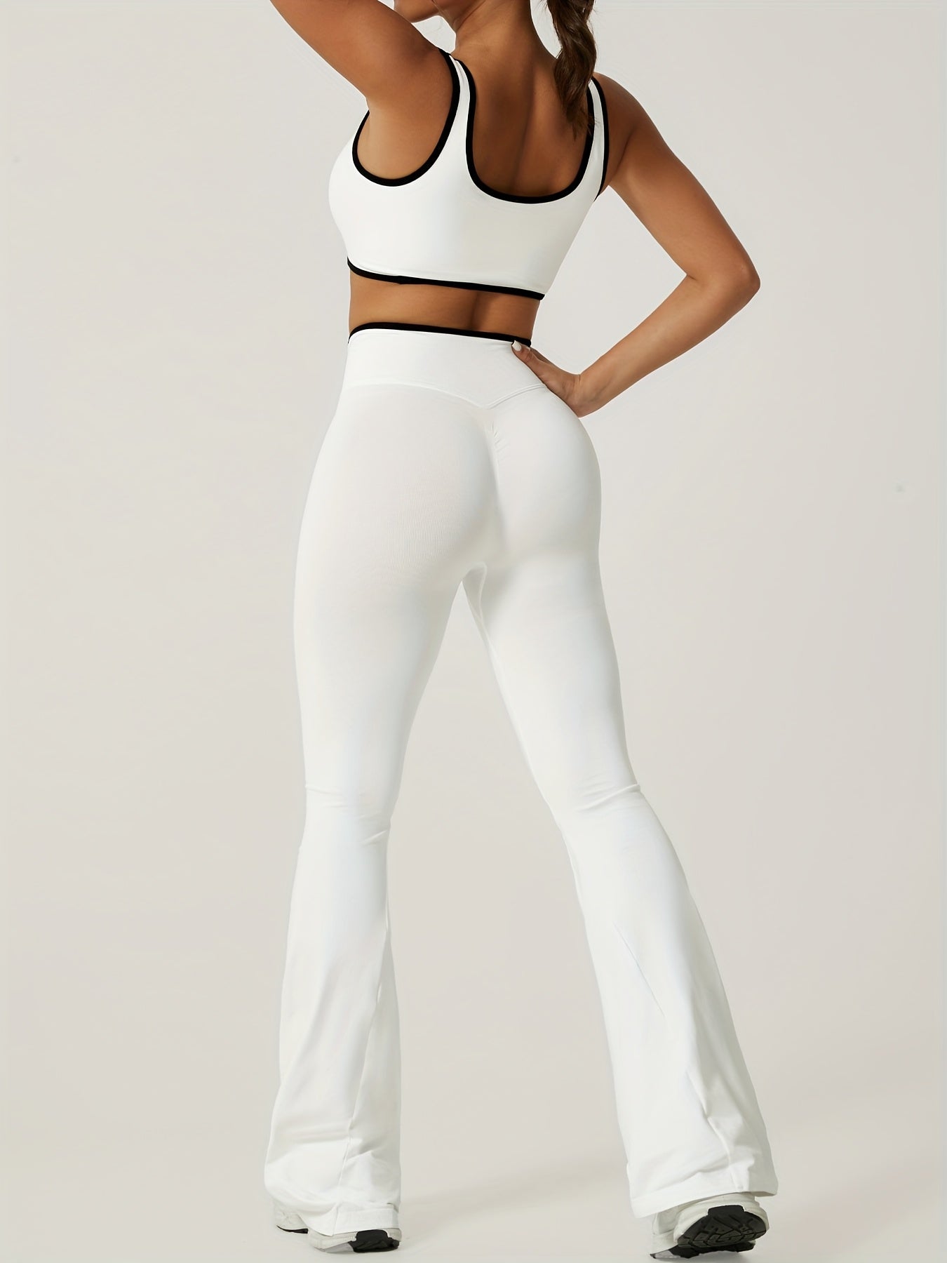 Conjunto Esportivo Top e Calça Flare Modern Maísa