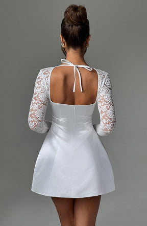 Vestido Curto Manga Longa de Renda Modern Sansa