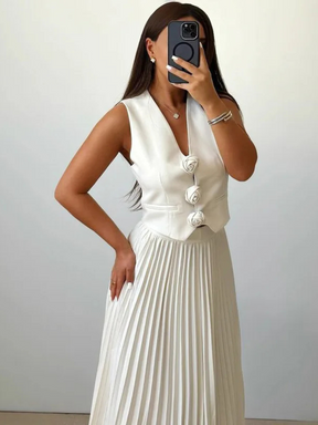 Conjunto Feminino Colete com Aplique de Rosas com Saia Midi Plissada Modern Helena
