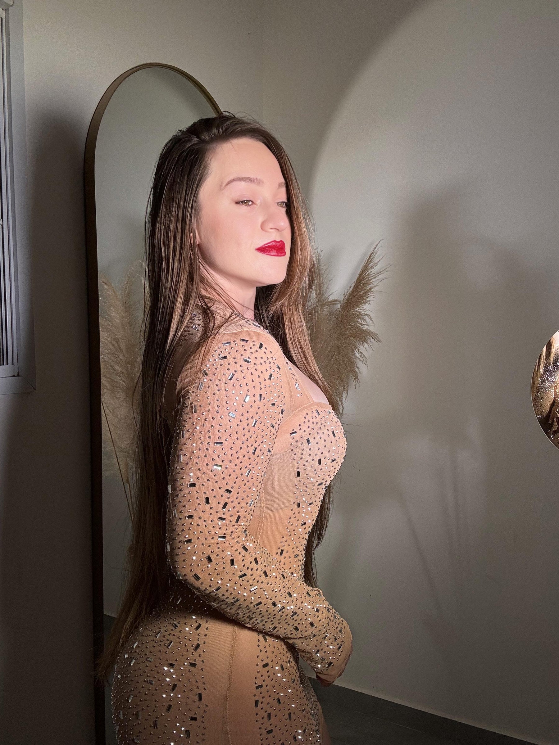 Vestido Curto Manga Longa Brilhante Modern Shine