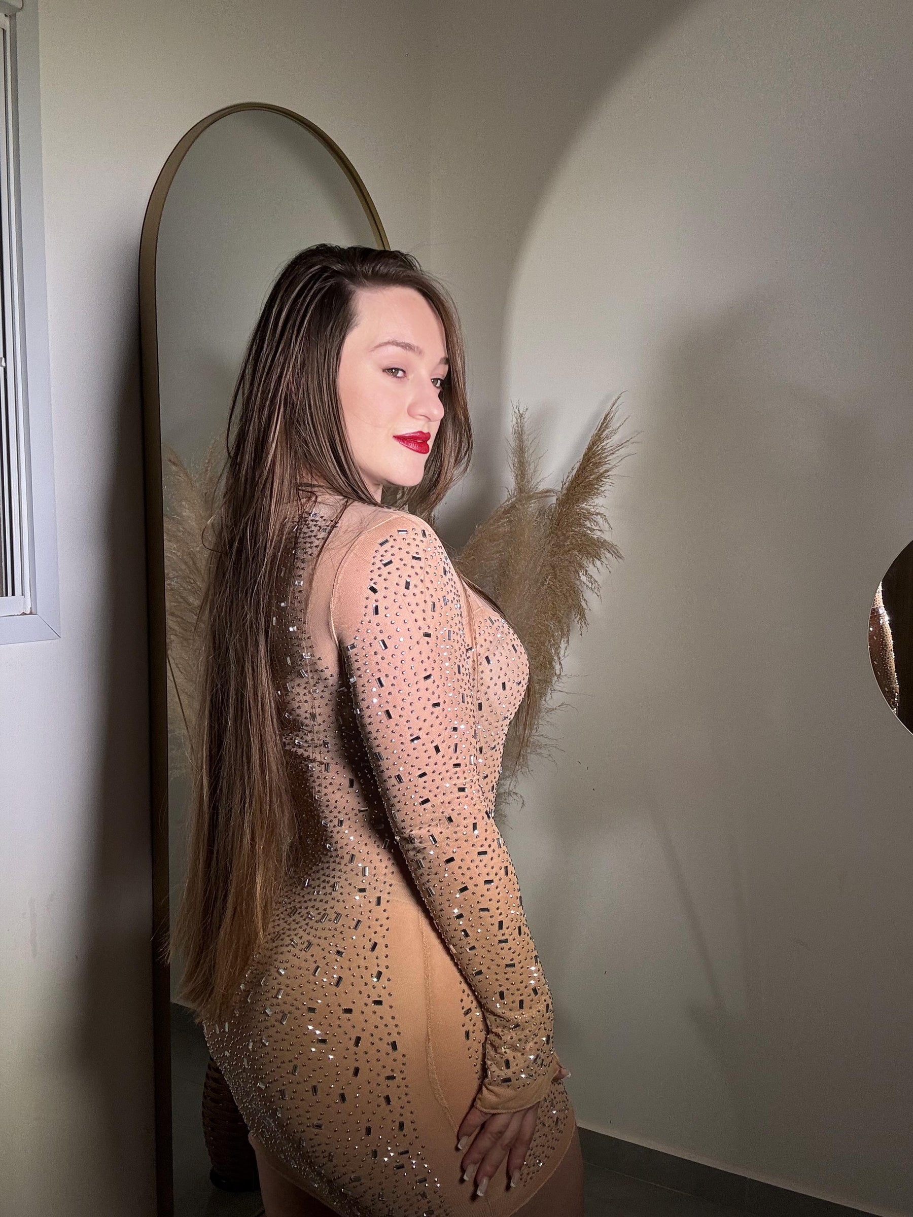 Vestido Curto Manga Longa Brilhante Modern Shine