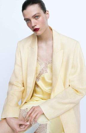 Vestido Curto Cetim Tendência Modern Daily