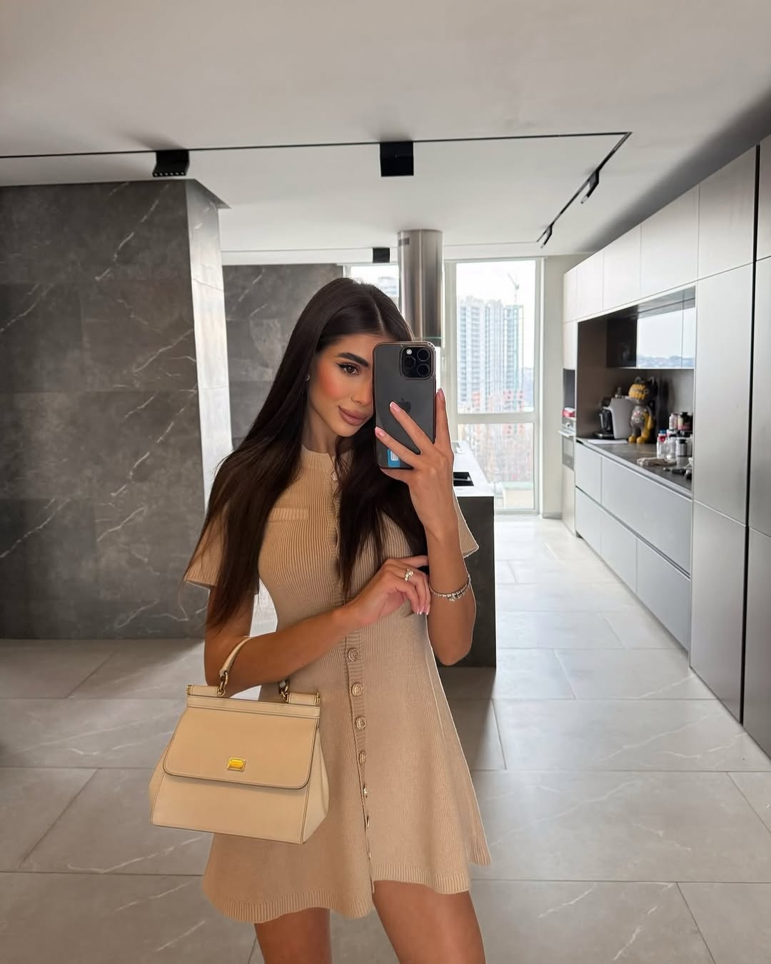 Vestido Curto Tricô com Botões Modern Bele