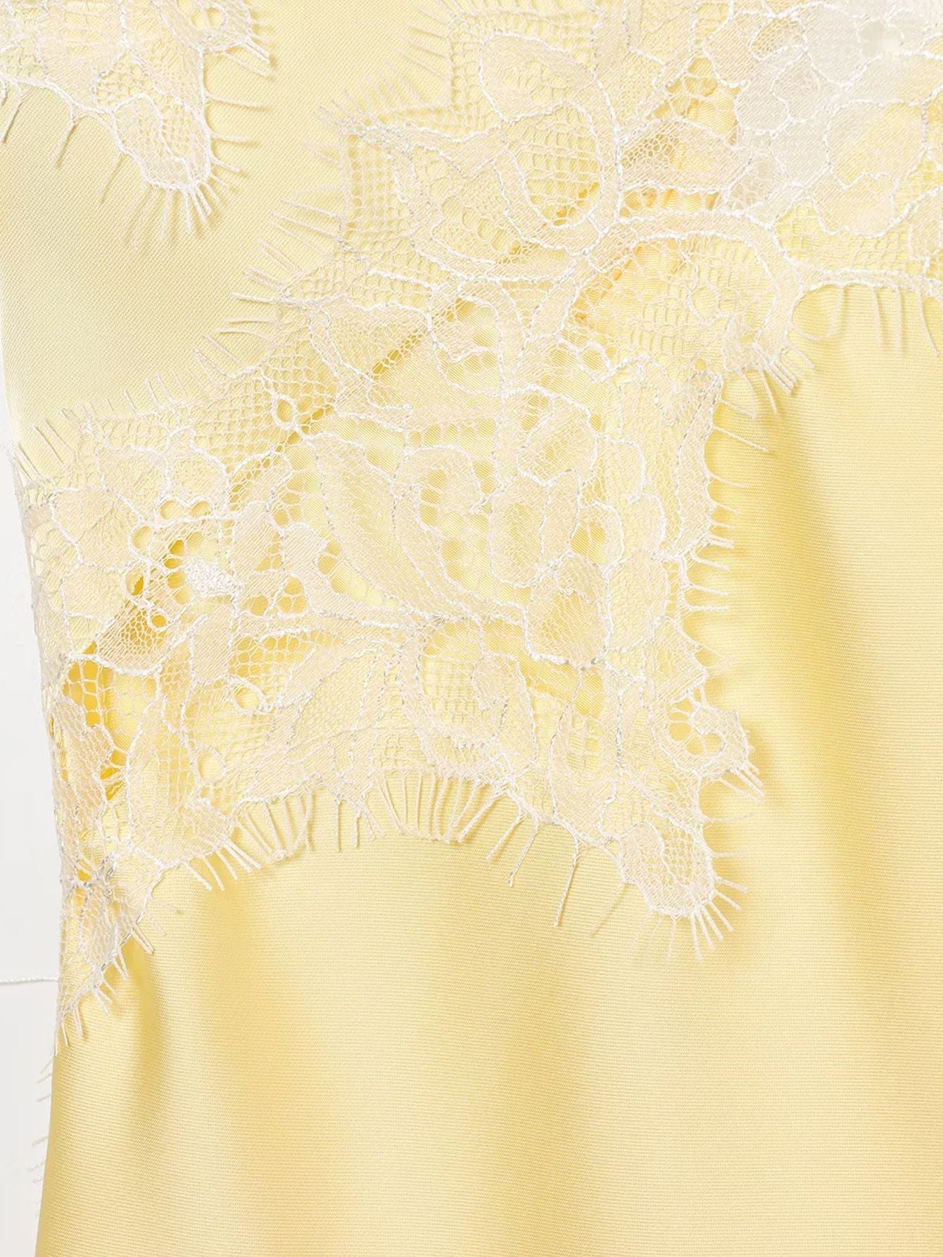 Vestido Curto Cetim Tendência Modern Daily