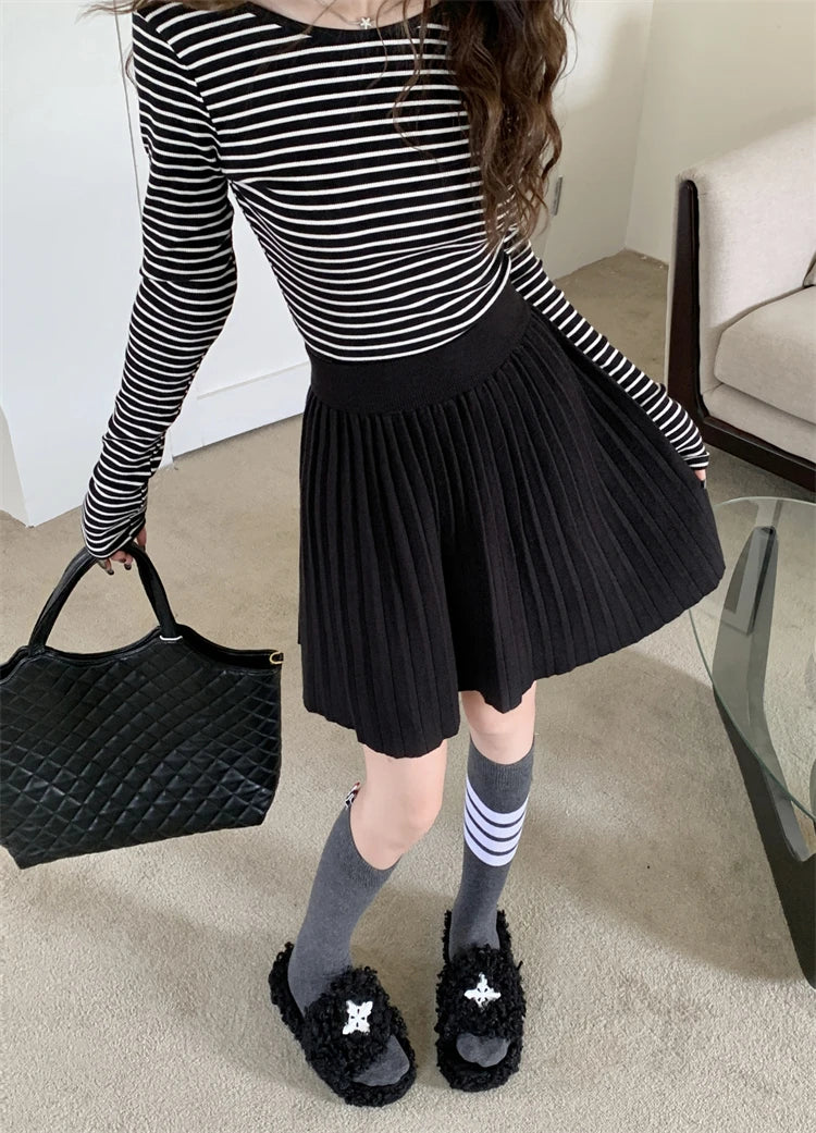 Saia Plissada Cintura Alta Modern Charlie