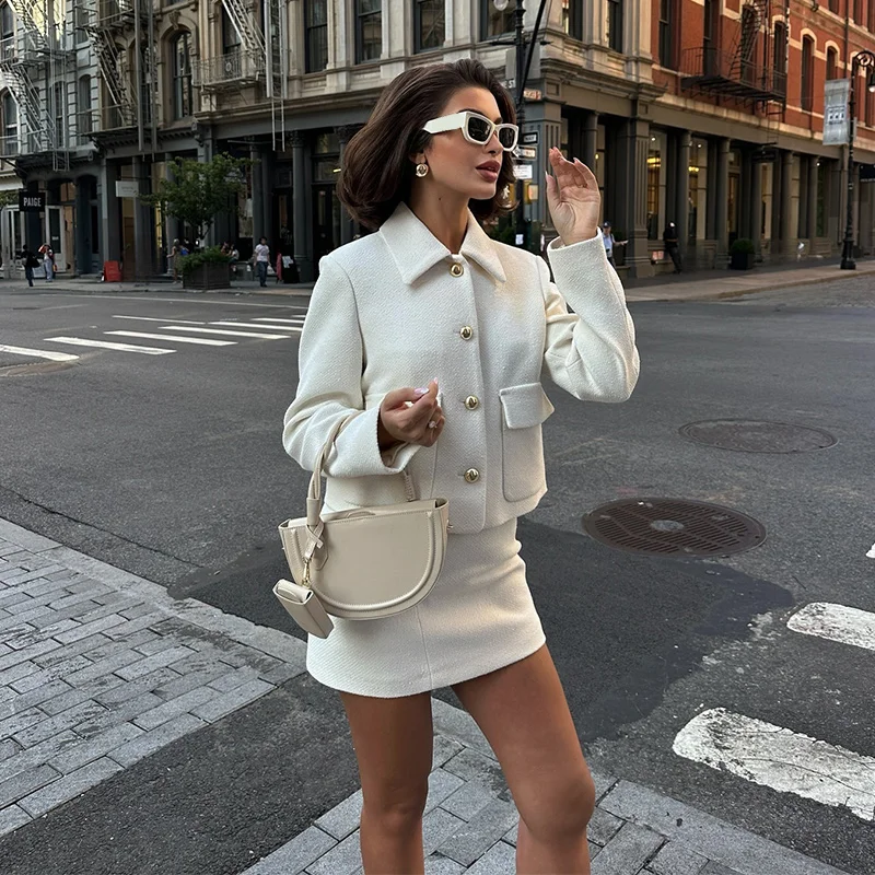 Conjunto Casaco com Botões e Saia Curta Modern Margô