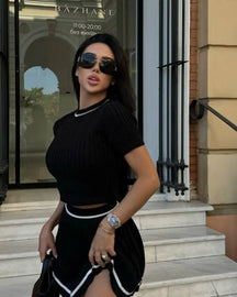 Conjunto Tricô Cropped e Saia Curta Plissada Modern Chloé