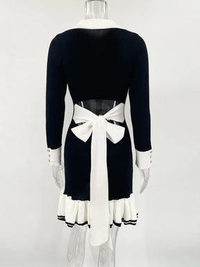 Vestido Curto Manga Longa com Botões Modern Grace