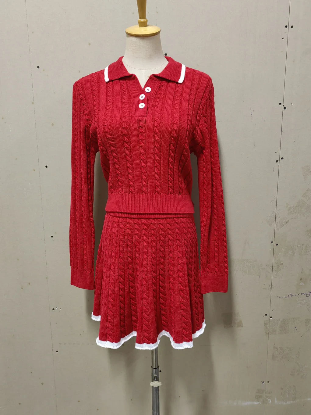 Conjunto Tricô Cropped Manga Comprida e Saia Modern Antonella