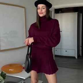 Conjunto Blusa Suéter Manga Comprida e Saia Curta Plissada Modern Marilyn