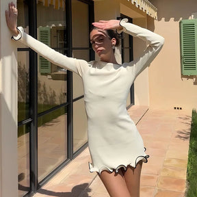 Vestido Curto Manga Comprida com Babado Modern Estella