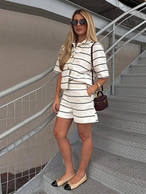 Conjunto Blusa com Botões e Bermuda Modern Daisy