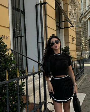 Conjunto Tricô Cropped e Saia Curta Plissada Modern Chloé