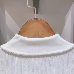 Vestido Curto Tricô Gola Polo e Bolsos Modern Seraphina