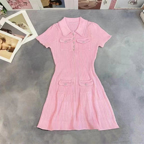 Vestido Curto Tricô Gola Polo e Bolsos Modern Seraphina