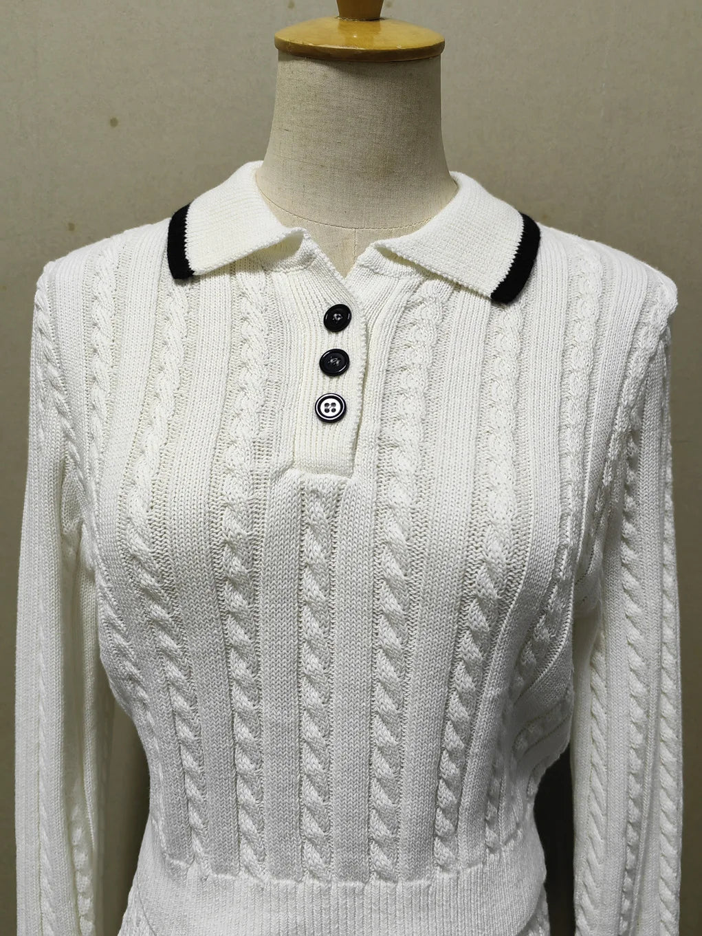 Conjunto Tricô Cropped Manga Comprida e Saia Modern Antonella