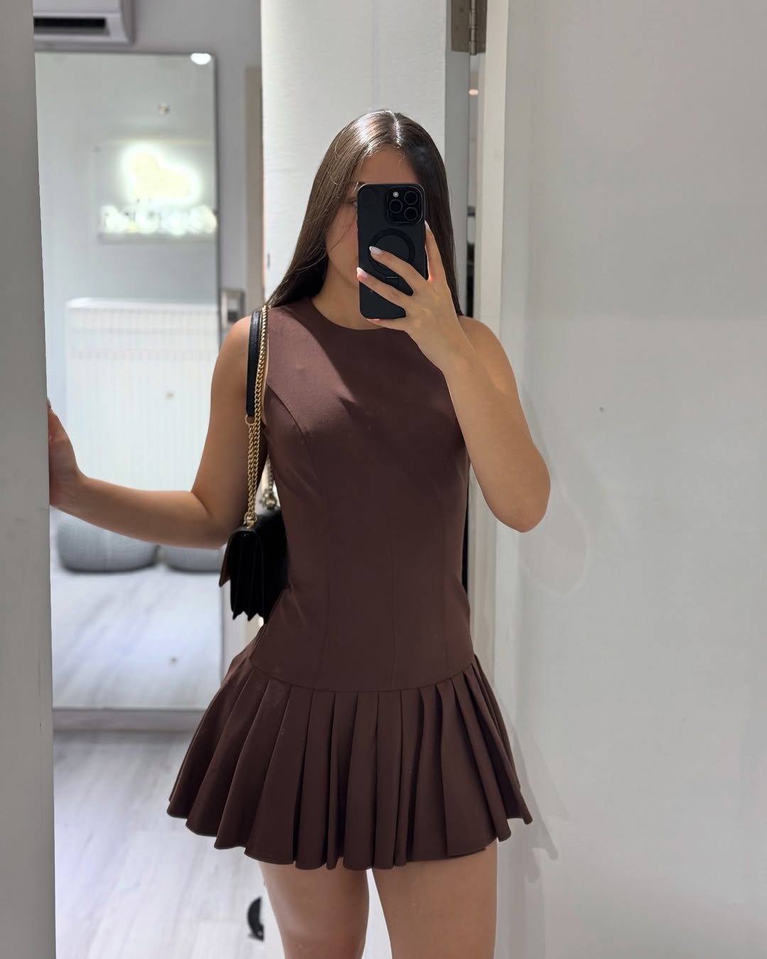 Vestido Curto Barra Plissada Modern Amara