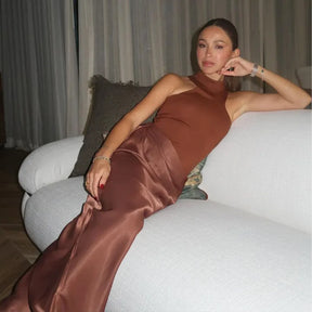 Vestido Longo Gola Alta sem Mangas Modern Hazel