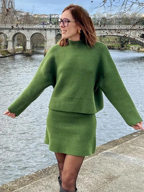 Conjunto Blusa Manga Comprida e Saia Curta Modern Katherine