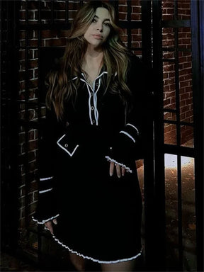 Vestido Curto Manga Longa com Botões Modern Amélie