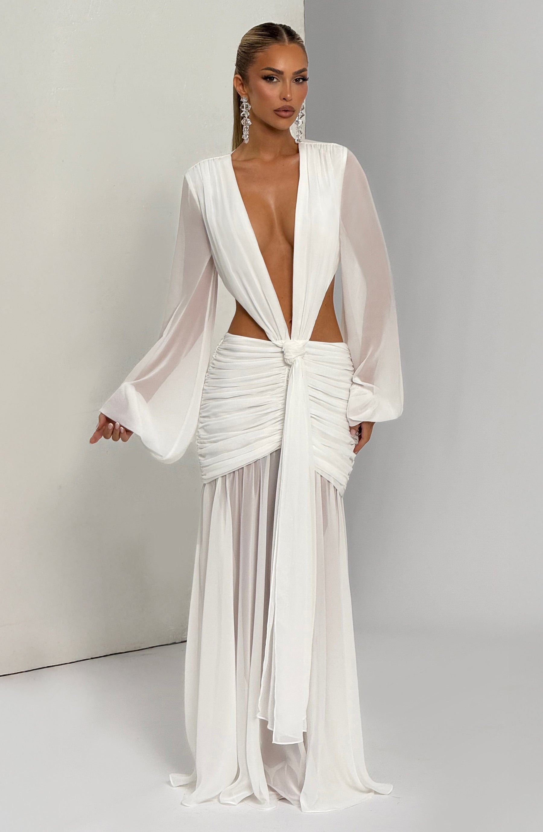 Vestido Longo Manga Comprida em Tule Modern Kyra