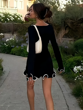 Vestido Curto Manga Comprida com Babado Modern Estella