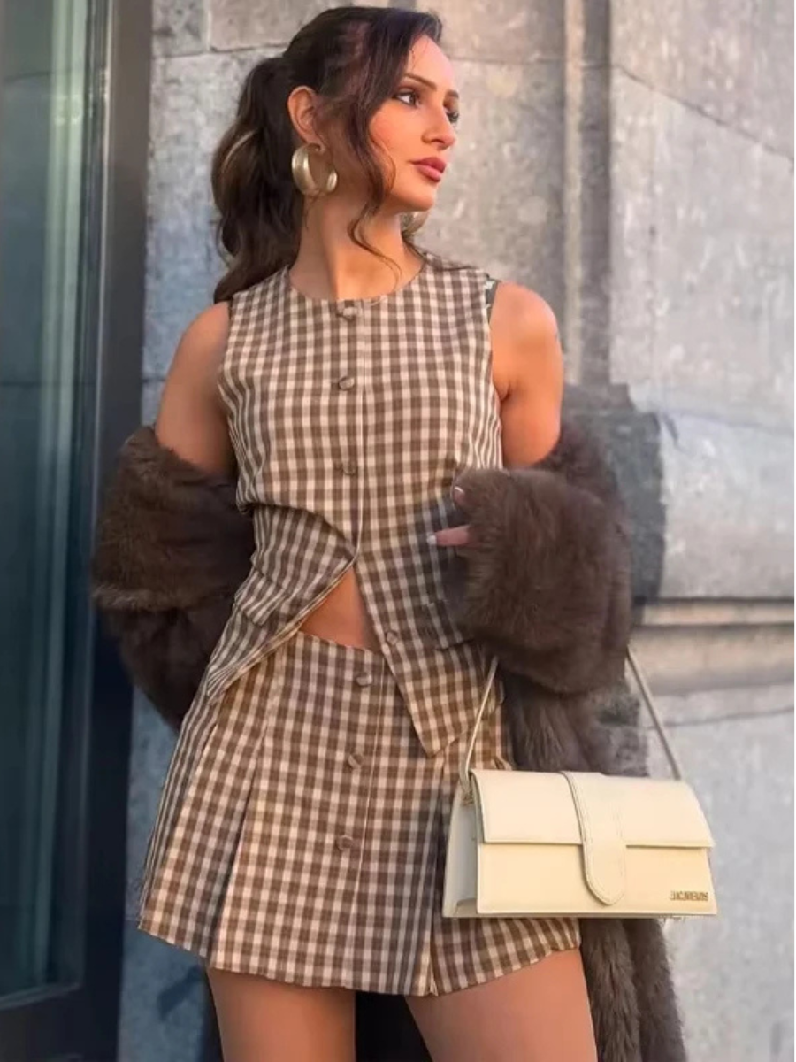 Conjunto Xadrez Colete com Botões e Saia Curta Modern Megan