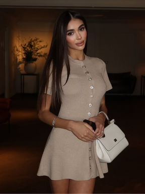 Vestido Curto Tricô com Botões Modern Bele