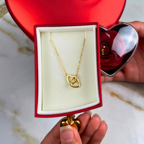 Caixa Cupido Apaixonado com Rosa Eterna & Colar Personalizado