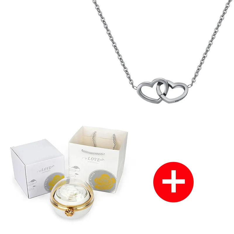 Caixa com Rosa Eterna & Colar de Corações Personalizado com Nomes